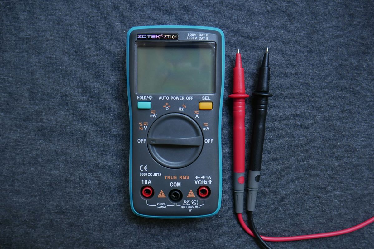 Multimeter and test leads for fault finding